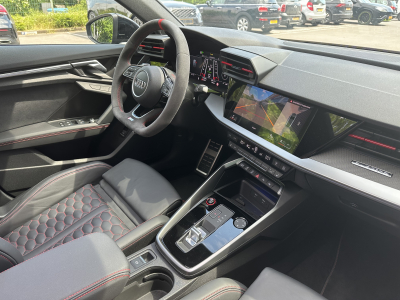Audi RS3 AUDI RS3 Sportback 2.5 TFSI quattro/PANO/19/Bang & Olufsen