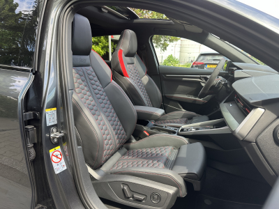 Audi RS3 AUDI RS3 Sportback 2.5 TFSI quattro/PANO/19/Bang & Olufsen