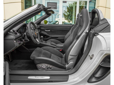 Porsche Boxster 718 SPYDER/RACE TEX/LED/KAMERA/20/BOSE/APPLE C...