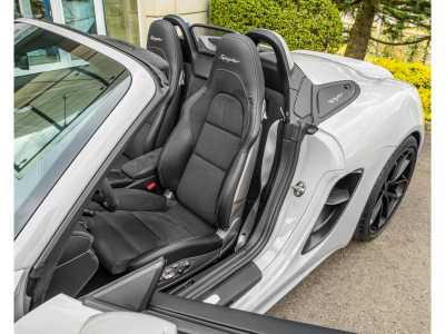 Porsche Boxster 718 SPYDER/RACE TEX/LED/KAMERA/20/BOSE/APPLE C...