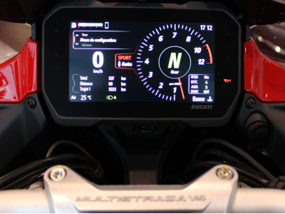 Ducati Multistrada 1200 V4S 1 HAND