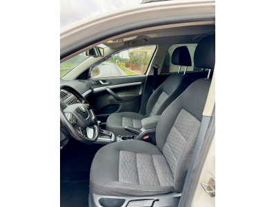 Skoda Octavia Combi 1.6TDI 105CH Ambition DSG7 **Boite auto, Capteurs, Break** //  // 12 MOIS GARANTIE
