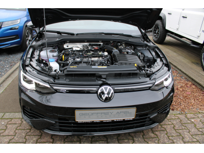 Volkswagen Golf R VIII 2.0 TSI 320 PERFORMANCE 4 MOTION IQ-LIGHT PANO CUIR NAVI 1 HAND