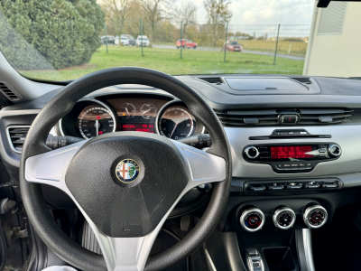 Alfa Romeo Giulietta 1.4 ESSENCE 105CH 6CV (Stop&Start) // 1 AN GARANTIE