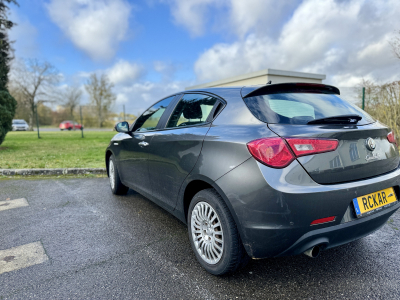 Alfa Romeo Giulietta 1.4 ESSENCE 105CH 6CV (Stop&Start) // 1 AN GARANTIE