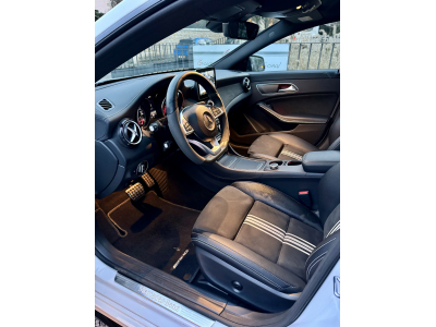 Mercedes-Benz CLA 200 d White Art Edition AMG Line