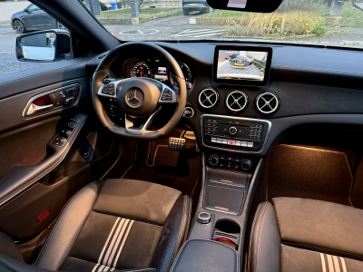 Mercedes-Benz CLA 200 d White Art Edition AMG Line