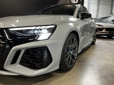 Audi RS3 Sportback 2.5 TFSI quattro PERFORMANCE EDITION/ 1of300/PANO/19...