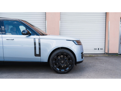 Land-Rover Range Rover 4.4 P530 Autobiography INEOS SILVER - AHK