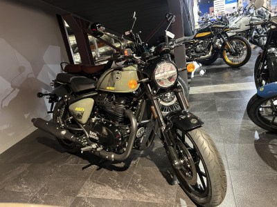 Royal Enfield Shotgun 650 green drill
