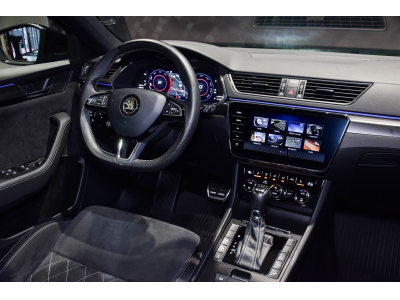 Skoda Superb 2.0 TDI SPORTLINE 4X4 DSG7