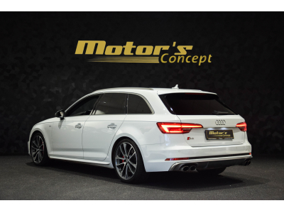 Audi S4 Avant Quattro