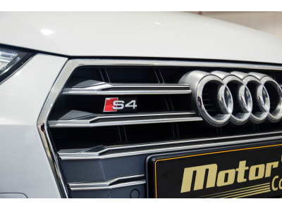 Audi S4 Avant Quattro