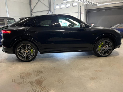 Porsche Cayenne COUPE TURBO S E-HYBRID/22/SPORT DESIGN