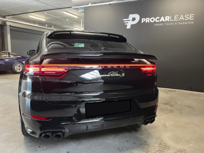 Porsche Cayenne COUPE TURBO S E-HYBRID/22/SPORT DESIGN