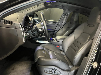 Porsche Cayenne COUPE TURBO S E-HYBRID/22/SPORT DESIGN