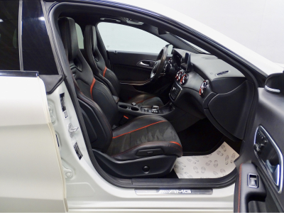 Mercedes-Benz CLA 45 AMG Shooting Brake 4MATIC PERFORMANCE SITZE PANO Sport Auspuff CUIR NAVI HARMAN KARDON