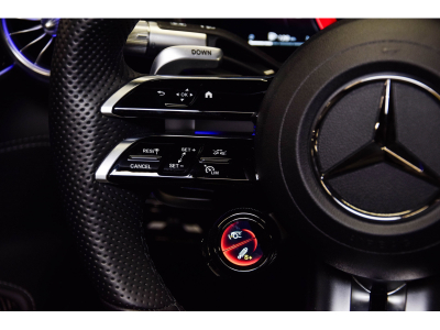 Mercedes-Benz SL 63 AMG 4 MATIC +