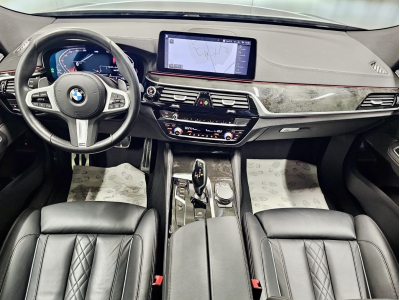 BMW 640 Gran Turismo i XDRIVE M SPORT PAKET HARMAN KARDON PANO CUIR NAVI 1 HAND