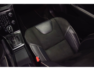 Volvo V40 T3 R-DESIGN