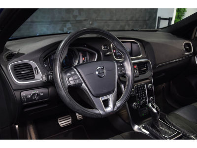 Volvo V40 T3 R-DESIGN