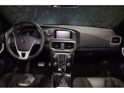 Volvo V40 T3 R-DESIGN