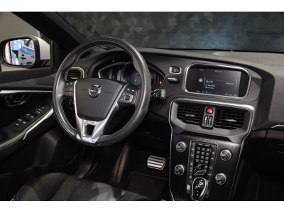 Volvo V40 T3 R-DESIGN