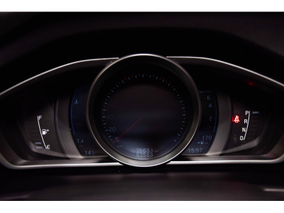 Volvo V40 T3 R-DESIGN