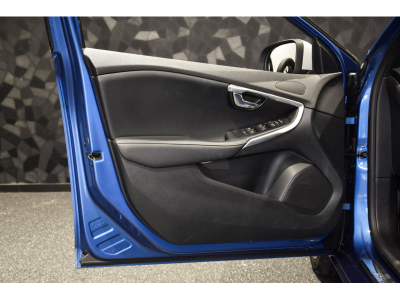 Volvo V40 T3 R-DESIGN