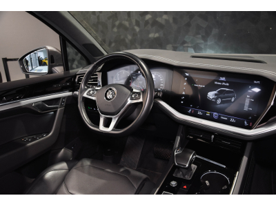 Volkswagen Touareg R-LINE V6 TDI