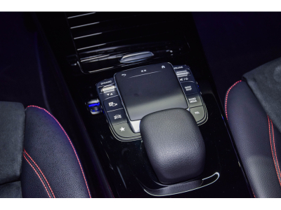 Mercedes-Benz CLA 250 Shooting Brake AMG LINE 4 MATIC