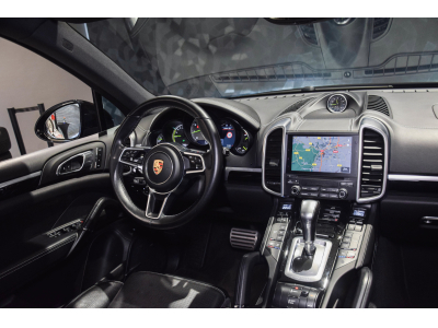 Porsche Cayenne S E-Hybrid Platinium Edition