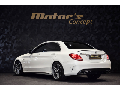 Mercedes-Benz C 63 AMG Berline V8 Bi-Turbo