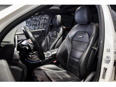 Mercedes-Benz C 63 AMG Berline V8 Bi-Turbo
