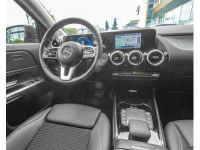 Mercedes-Benz GLA 180 GLA 180/APPLECARPLAY/AMG/18/KAMERA/LED/MERCEDES SERVICE