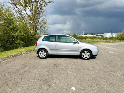 Volkswagen Polo IV 1.2 65CH 3P  **CARNET ENTRETIEN, LOW BUDGET**