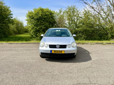 Volkswagen Polo IV 1.2 65CH 3P  **CARNET ENTRETIEN, LOW BUDGET**