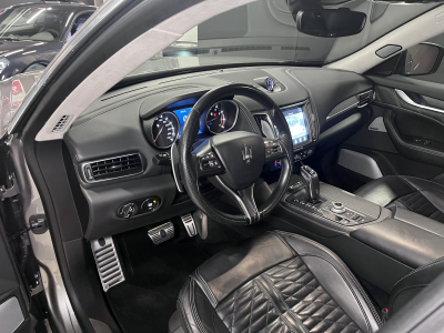 Maserati Levante SQ4 GRANSPORT FULL OPTION/ SERVICE MASERATI/ BELUFT/CARBON/SCHIEBEDACH