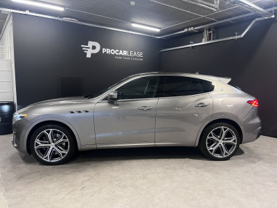 Maserati Levante SQ4 GRANSPORT FULL OPTION/ SERVICE MASERATI/ BELUFT/CARBON/SCHIEBEDACH