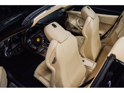 Ferrari 458 SPIDER V8