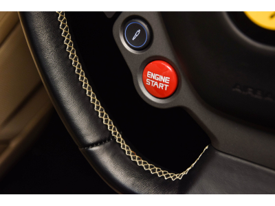 Ferrari 458 SPIDER V8