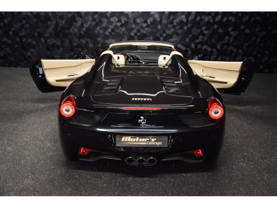 Ferrari 458 SPIDER V8