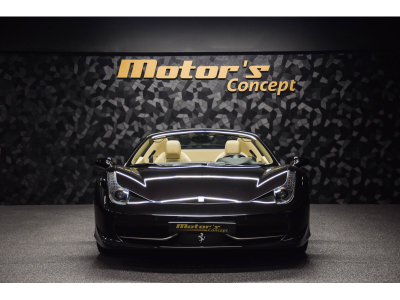 Ferrari 458 SPIDER V8