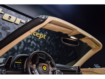 Ferrari 458 SPIDER V8