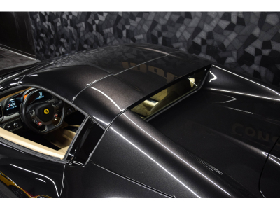 Ferrari 458 SPIDER V8