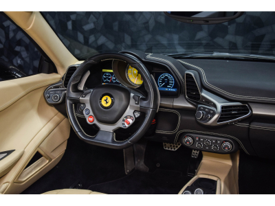 Ferrari 458 SPIDER V8