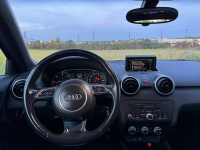 Audi A1 1.6 TDI 90CH 4CV **Phares Xénon, Capteurs, Clim** // GARANTIE 12 MOIS