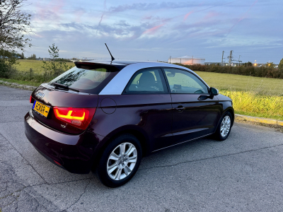 Audi A1 1.6 TDI 90CH 4CV **Phares Xénon, Capteurs, Clim** // GARANTIE 12 MOIS