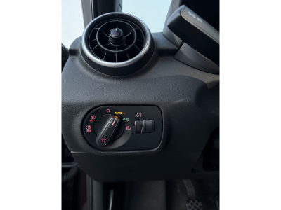 Audi A1 1.6 TDI 90CH 4CV **Phares Xénon, Capteurs, Clim** // GARANTIE 12 MOIS