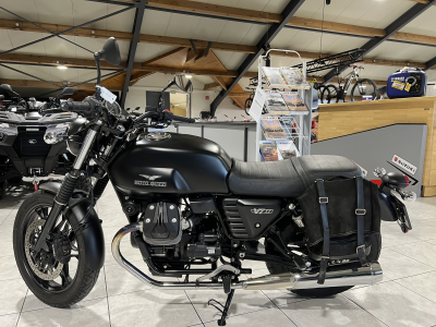 Moto Guzzi V 7 STONE  II BLACK